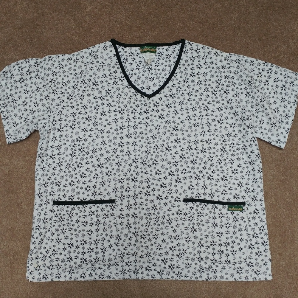 Scrub top